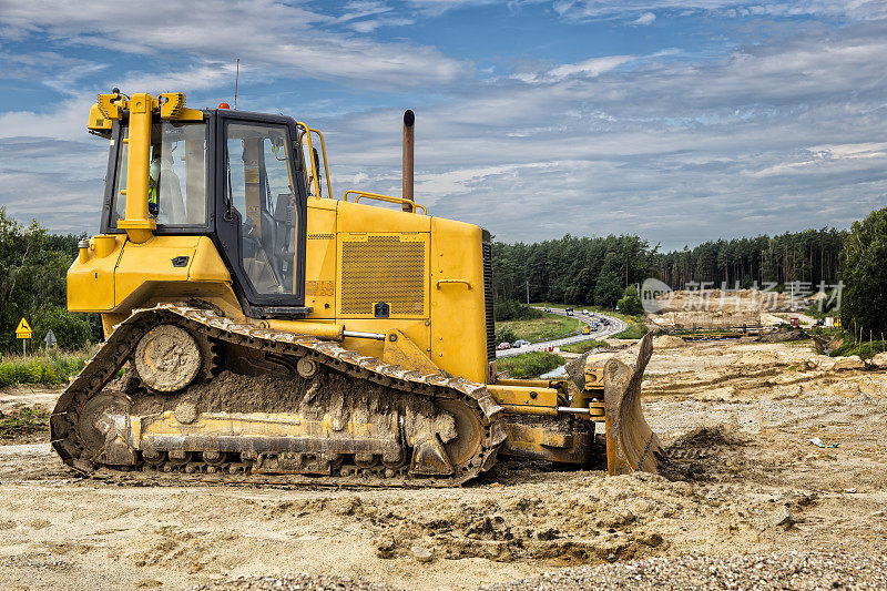 推土机取代了未来的公路