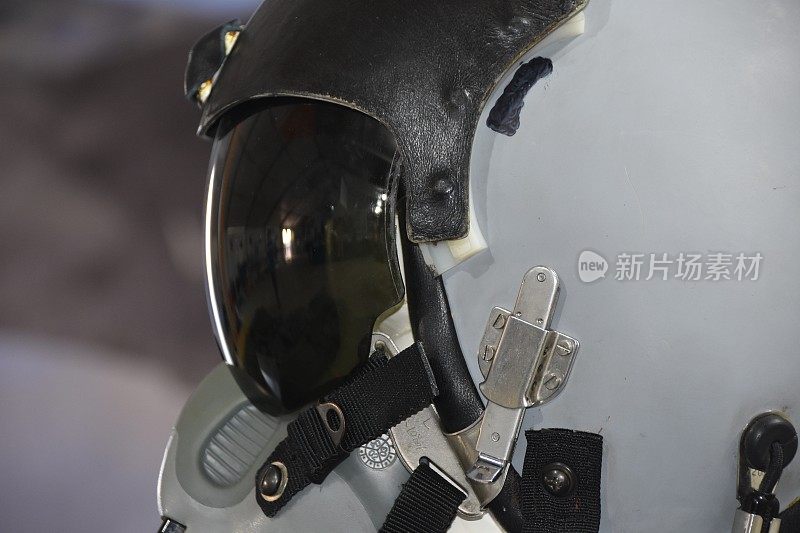 战斗机飞行员头盔