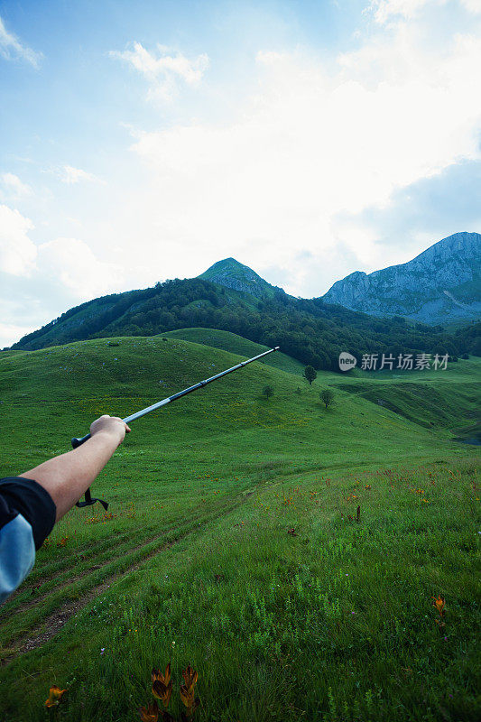 高山中的乡间小路