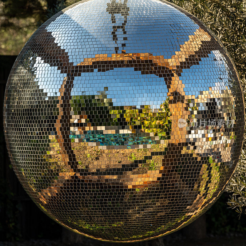 花园镜面球