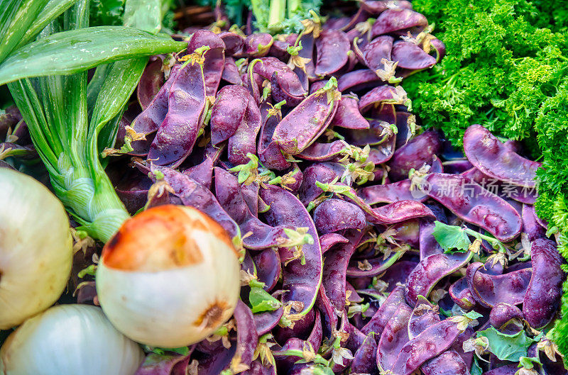 农贸市场的紫豌豆