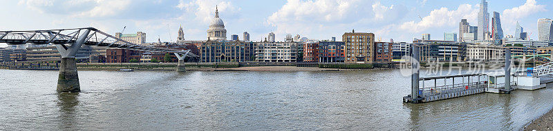 堤岸全景与圣保罗大教堂在场景的夏季伦敦，英格兰，英国。