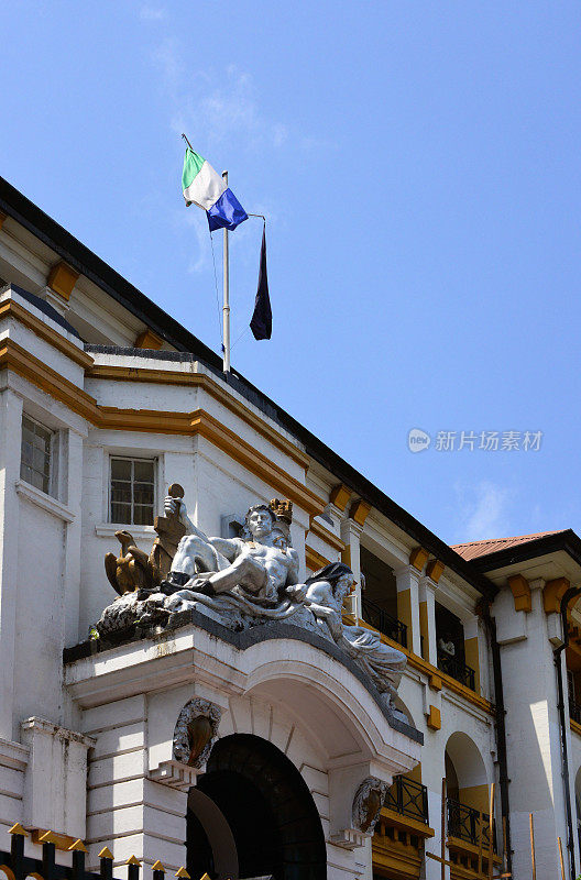 塞拉利昂最高法院-门和塞拉利昂国旗，弗里敦，塞拉利昂