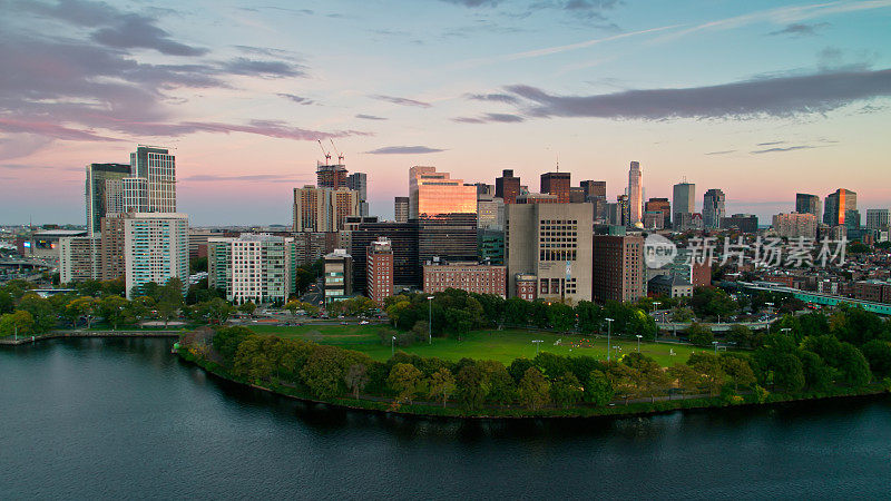 莱德曼公园、麻省总医院和波士顿西端的鸟瞰图