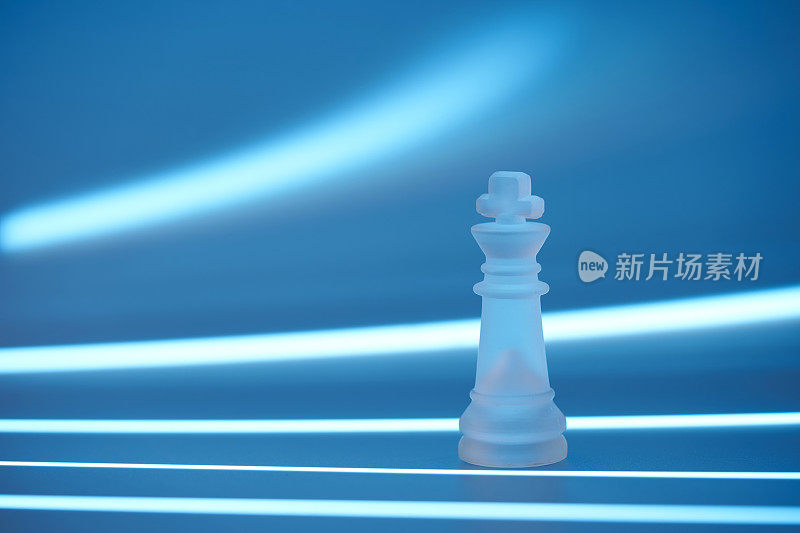 蓝色背景的国王棋子