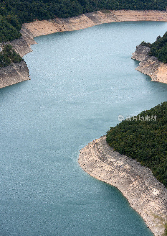 风景秀丽的皮瓦峡谷，普鲁莱恩市，黑山