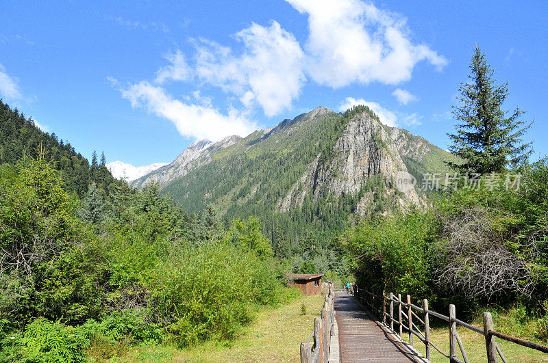 九寨沟公园的壮丽景色