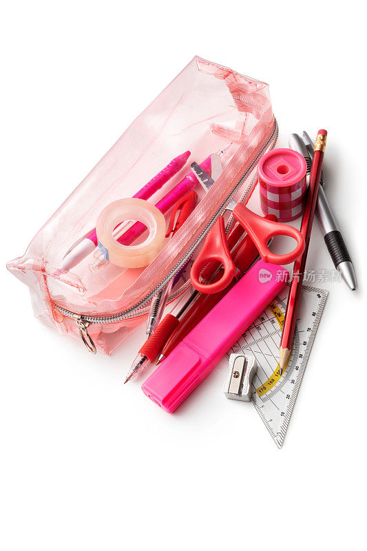 办公用品:白色背景的粉色铅笔盒