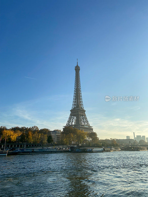 埃菲尔铁塔和巴黎塞纳河