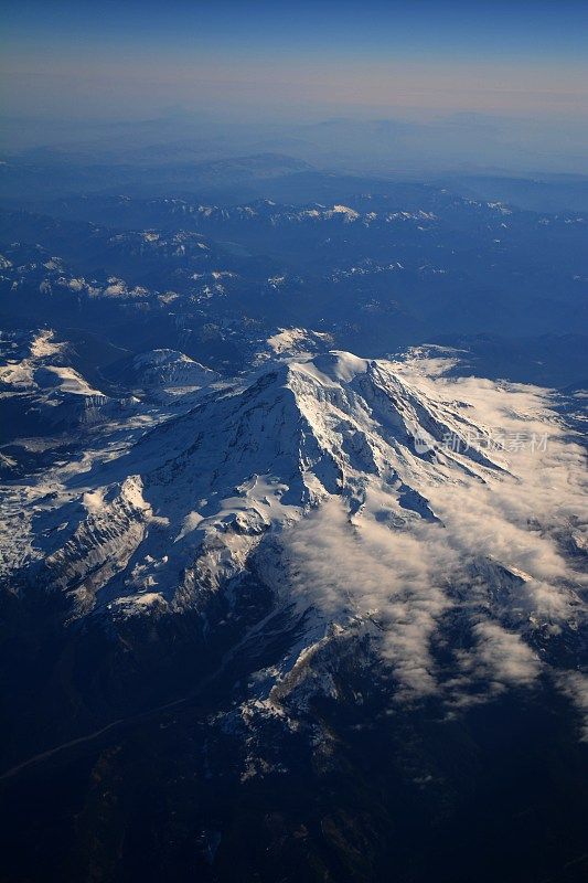 雷尼尔山