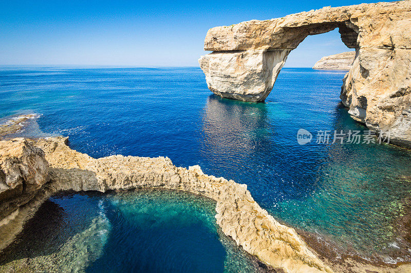 世界著名的戈佐-马耳他岛蔚蓝之窗