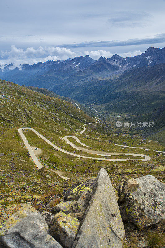 瑞士的山路。