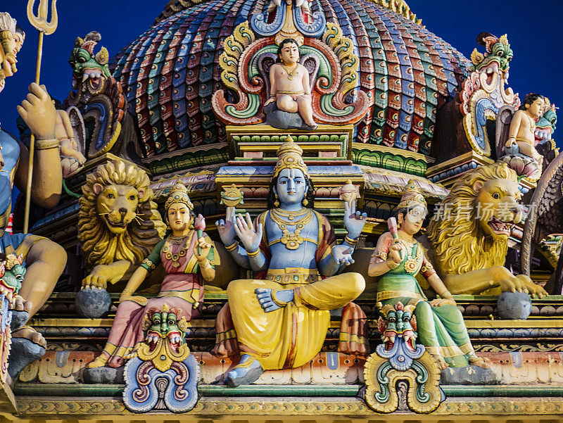 新加坡玛丽安曼神庙中的印度教神装饰