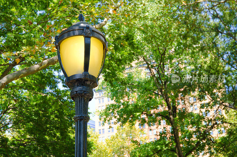 纽约市炮台公园的灯柱
