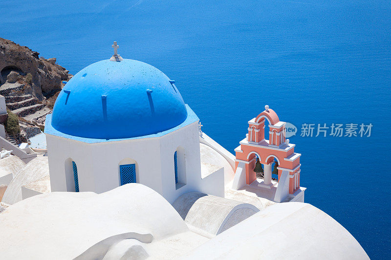 圣托里尼岛希腊教堂的美丽景色