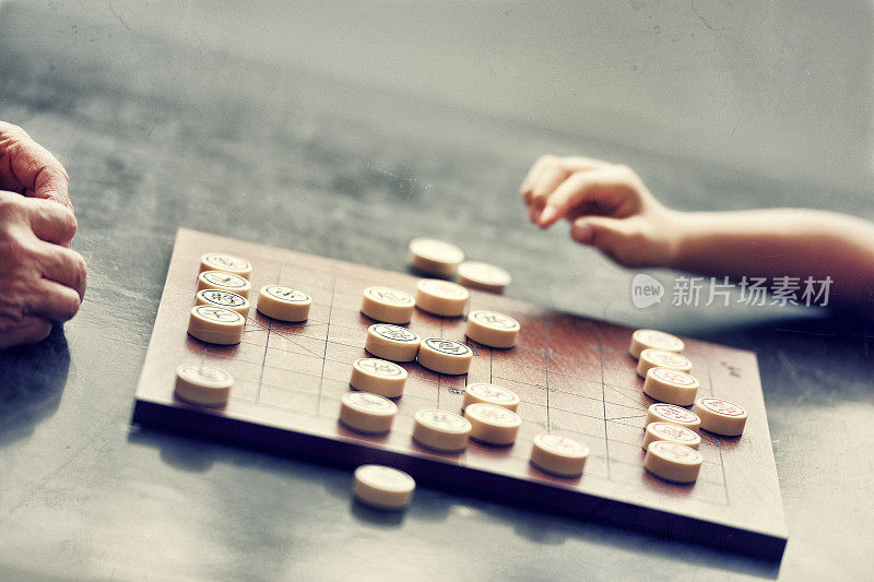 象棋的成人与儿童