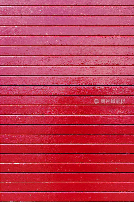 红色卷帘门