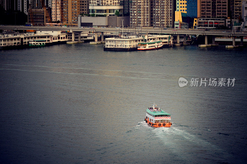 缤纷香港，摆渡在阳光下