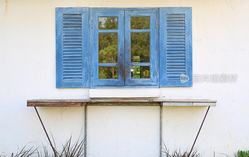 乡村别墅的木窗。