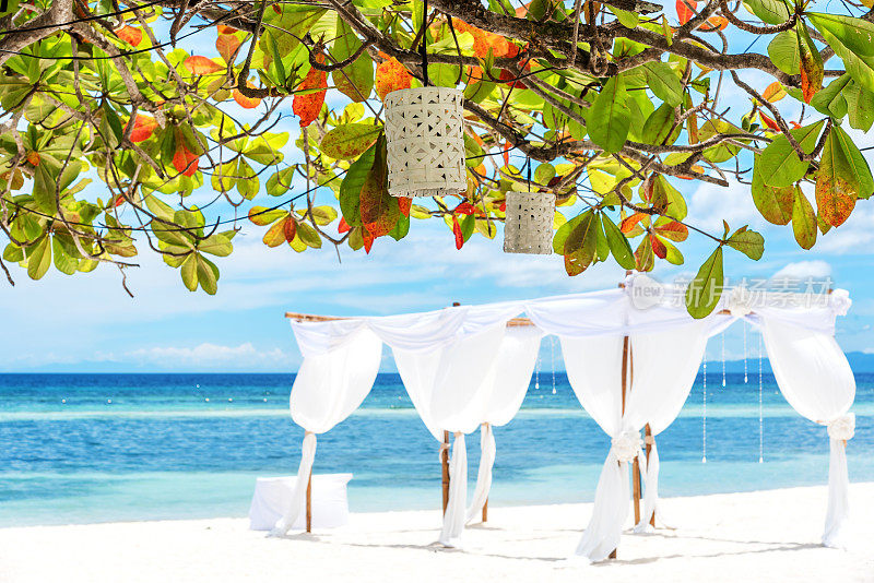 热带海滩和婚礼设置背景