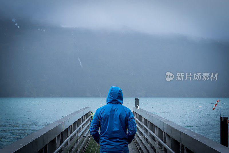 多雨的假期