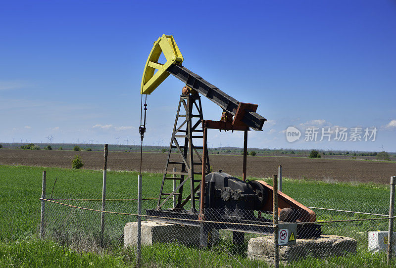 保加利亚Shabla附近油田的小型油泵