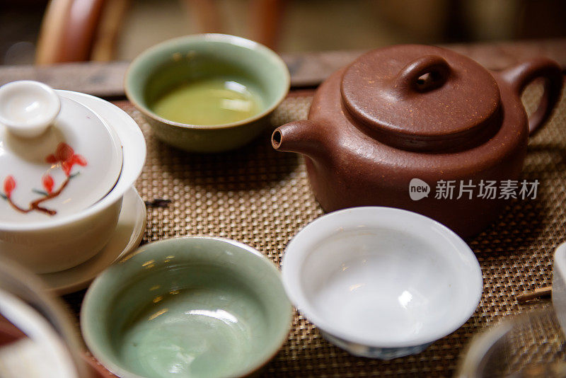 中国茶壶和茶杯