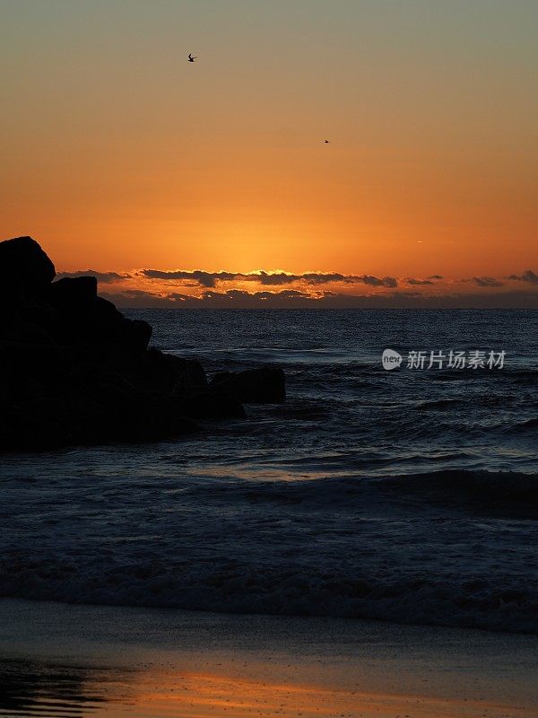 海上日出