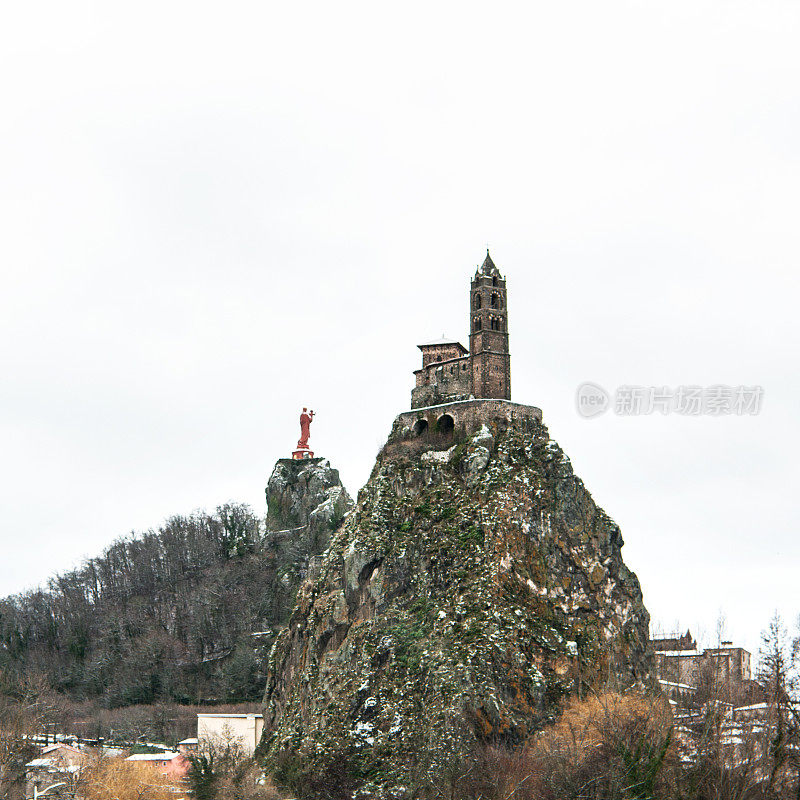 Puy-en-Velay雪下