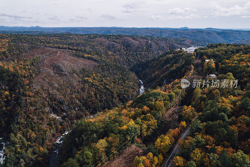 塔卢拉峡谷州立公园的全景