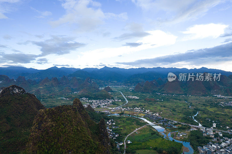 雾天桂林美景鸟瞰图