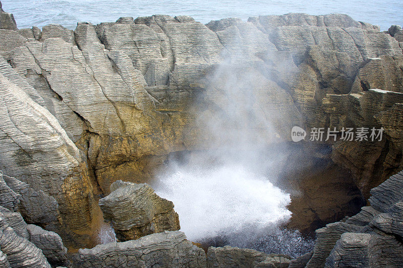 普纳凯基岩石涌浪洞，靠近格雷茅斯，新西兰