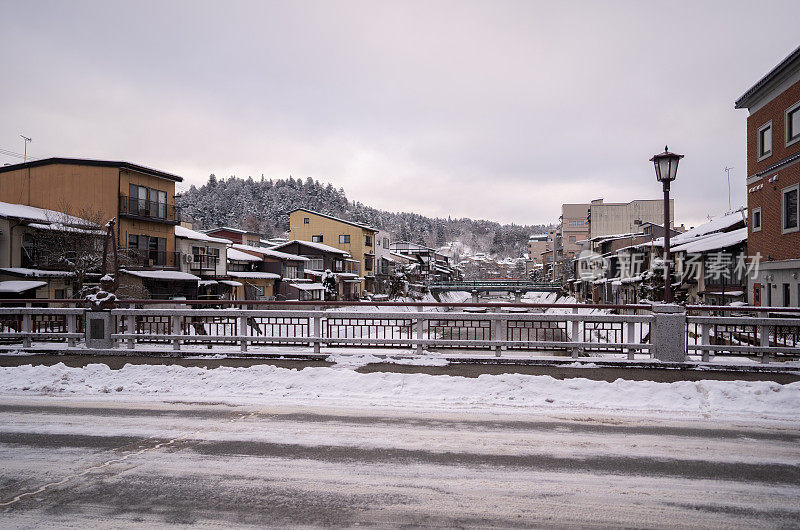 日本高山市的雪村