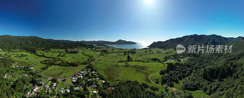 美丽的空中全景新西兰乡村在科罗曼德尔，新西兰