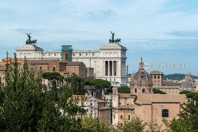 罗马的屋顶和祖国的祭坛