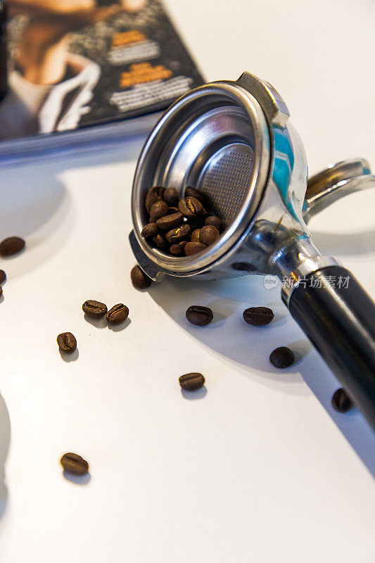 咖啡研磨机和咖啡豆美容咖啡架
