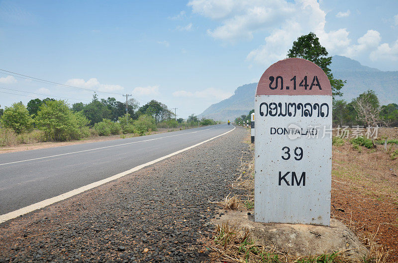 里程碑去DONTALAD在Pakse在Champasak，老挝