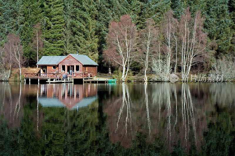 湖边小屋