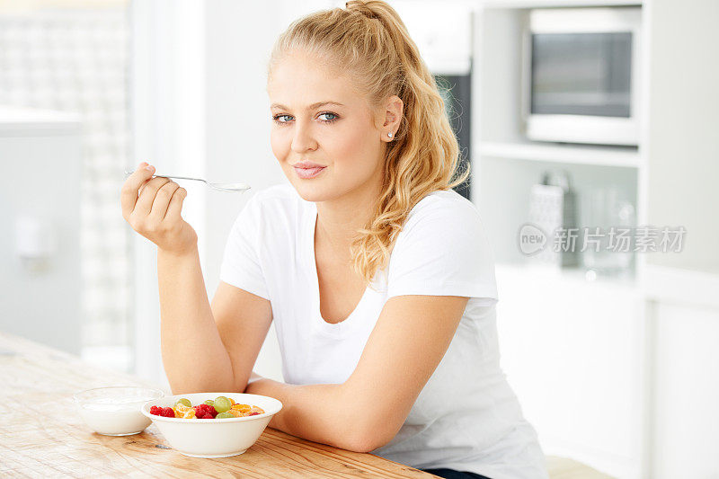 为她的健康饮食感到骄傲