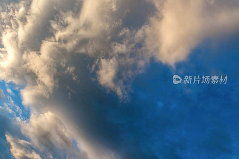 意大利卡斯特鲁奇奥，暴风雨过后乌云密布