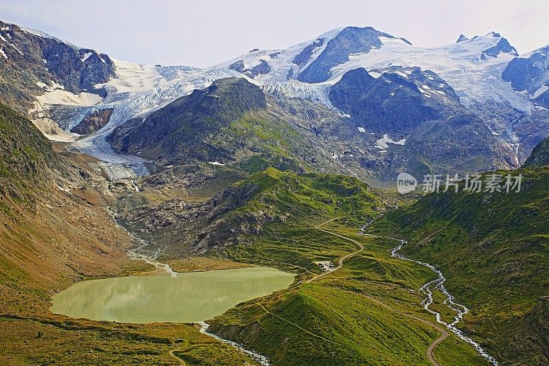 瑞士阿尔卑斯山景观，冰川湖，苏斯顿山口，安德马特