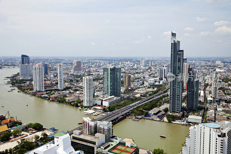 俯瞰曼谷和湄南河。
