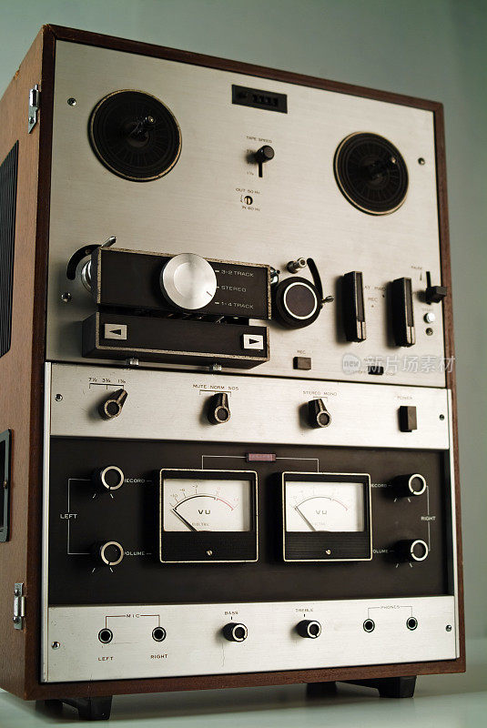 老式录音机