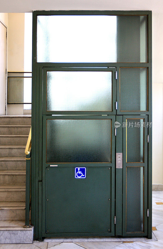 轮椅电梯