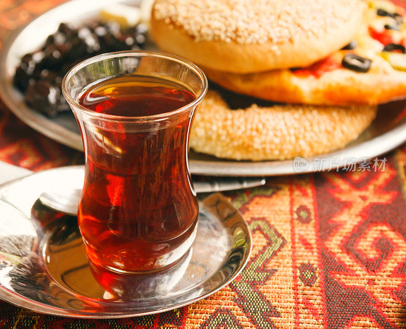 土耳其茶和早餐