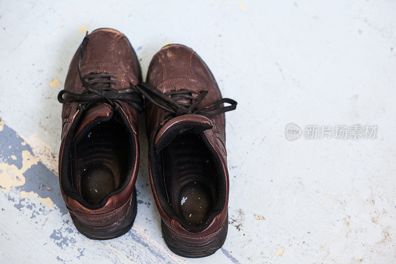 旧的工作鞋
