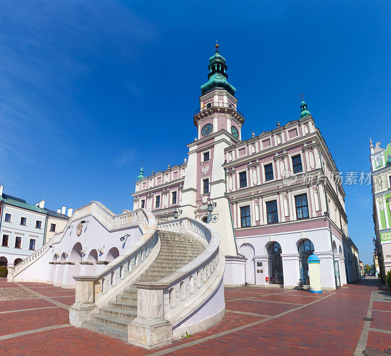 Zamosc,波兰。有市政厅的历史建筑。