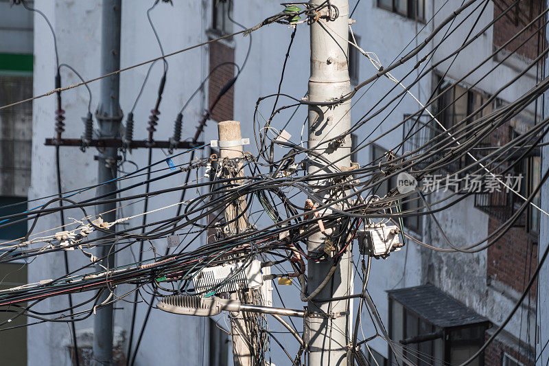韩国首尔乱糟糟的电线