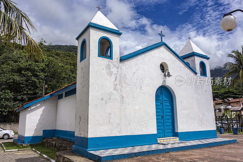圣本尼迪克特教堂在大海滩，普拉亚格兰德，伊尔哈贝拉-圣保罗，巴西