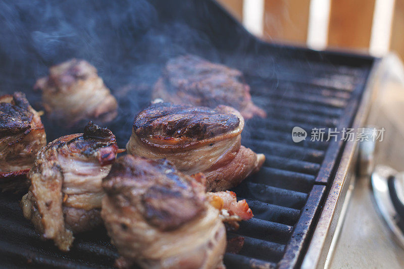 烤麋鹿培根裹里脊肉从狩猎收获高海拔狩猎西部科罗拉多